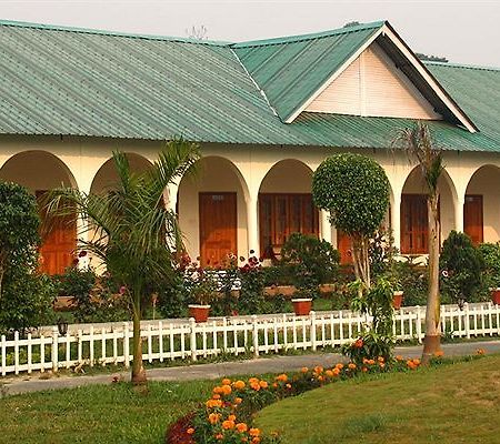 United-21 Grassland Hotel Bagori Kültér fotó